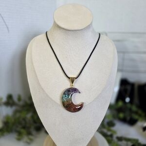 Orgone Epozy Crescent Moon Pendant Necklace